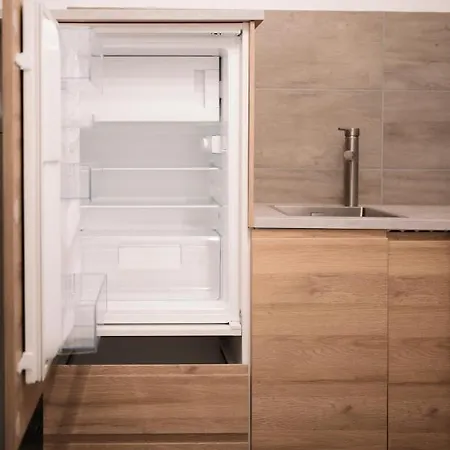 Ein, Zwei- Oder Mehrbettzimmer/ Monteurszimmer *