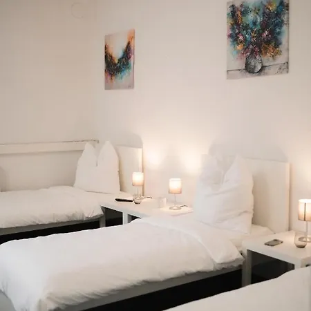 Ein, Zwei- Oder Mehrbettzimmer/ Monteurszimmer *