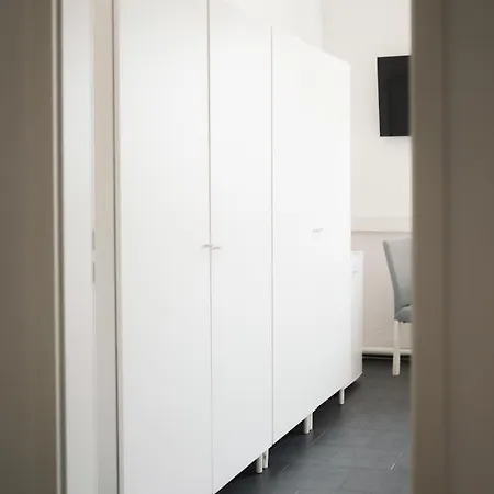 Ein, Zwei- Oder Mehrbettzimmer/ Monteurszimmer